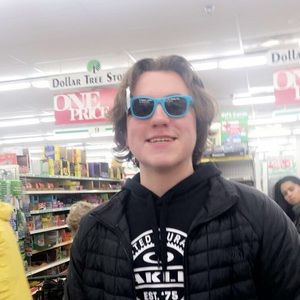 Meet your Posher, Eli